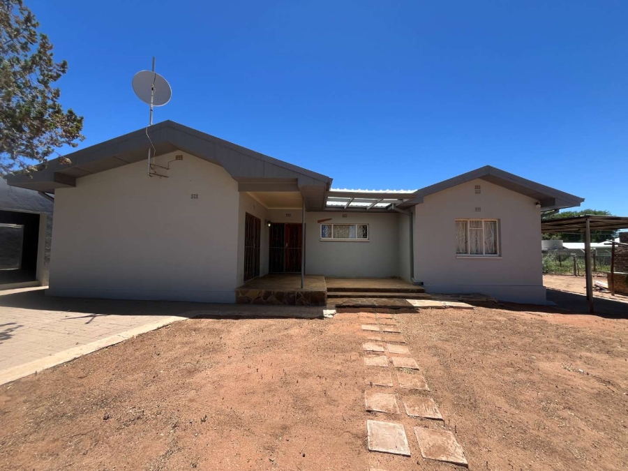 4 Bedroom Property for Sale in Keimoes Northern Cape